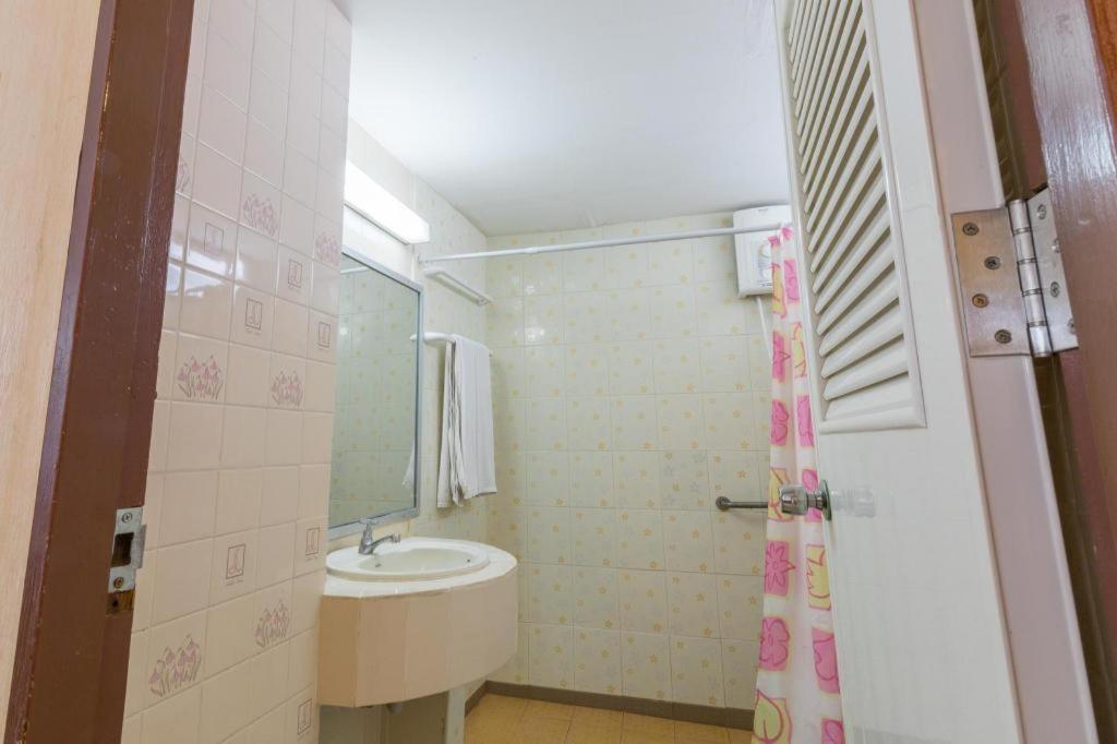 Lake Inn Hotel Сонгкла Екстериор снимка