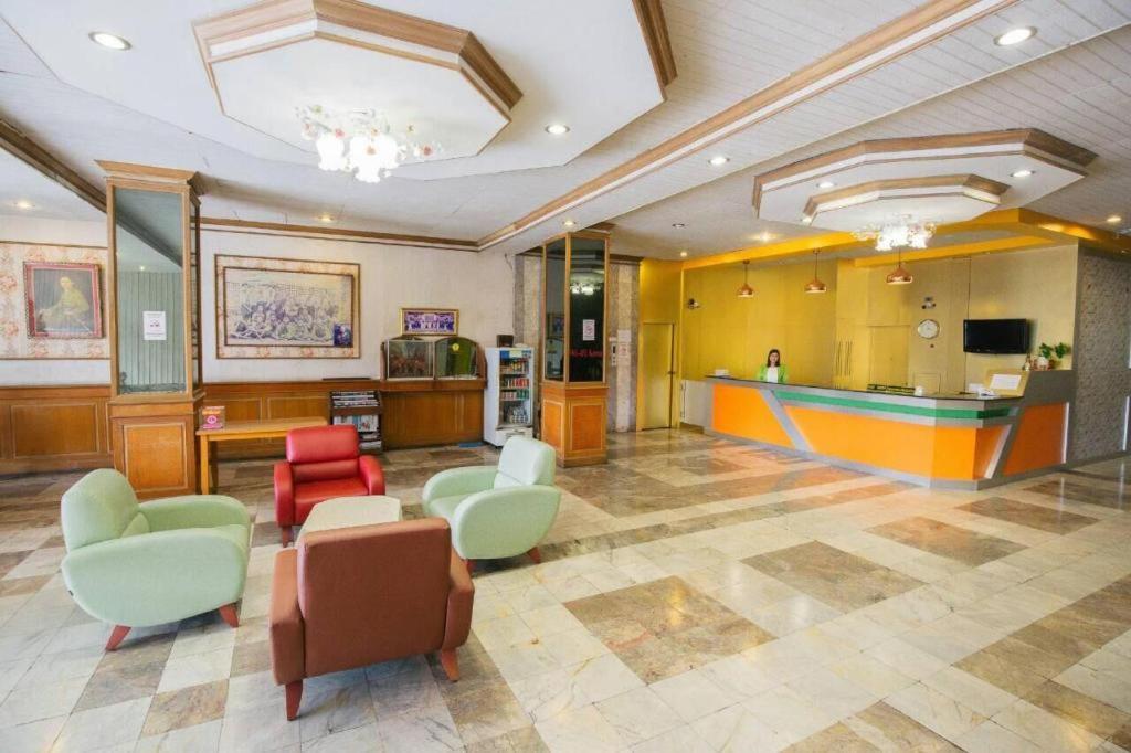 Lake Inn Hotel Сонгкла Екстериор снимка